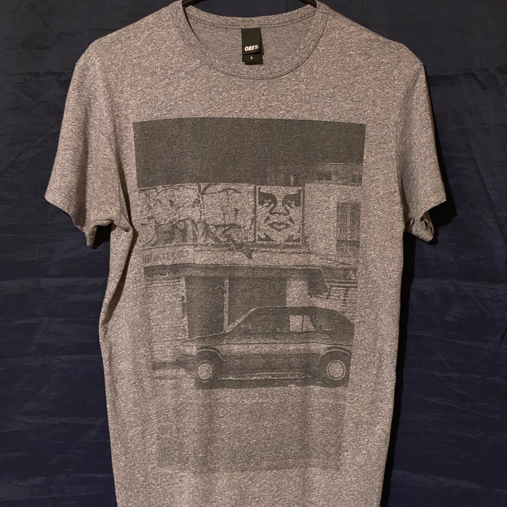 Obey tee